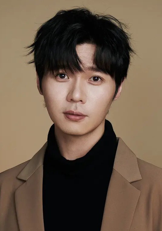 左凌峰 Lingfeng Zuo