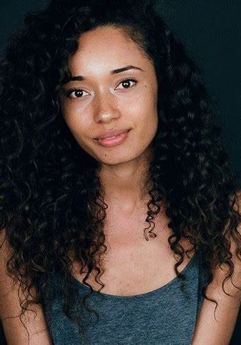 奥利维亚·斯万 Olivia Swann