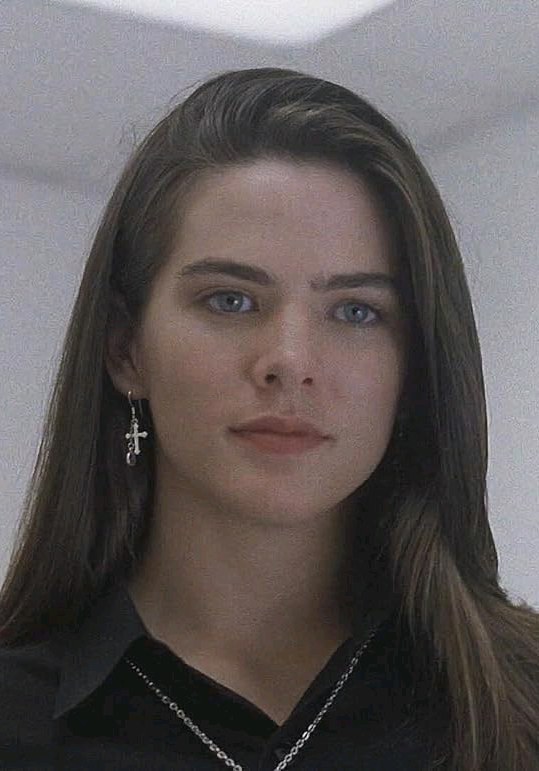 萨曼莎·斯库利 Samantha Scully
