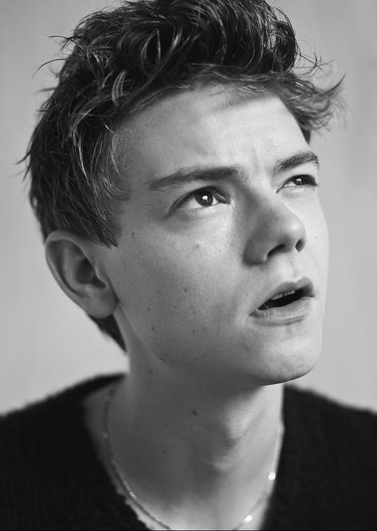 托马斯·布罗迪-桑斯特 Thomas Brodie-Sangster