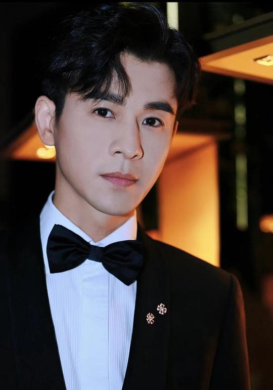 乔振宇 Zhenyu Qiao