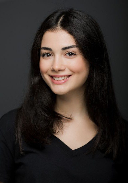 厄兹格·亚吉兹 Özge Yagiz