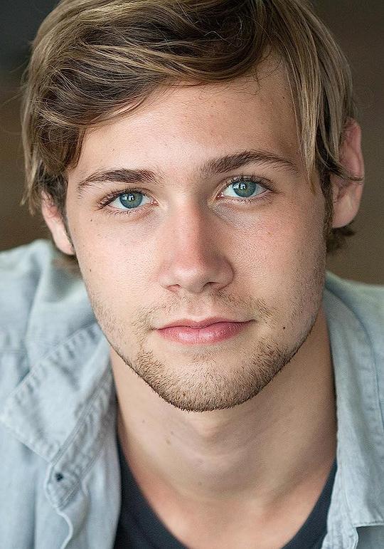 卡雷布·鲁米纳 Caleb Ruminer