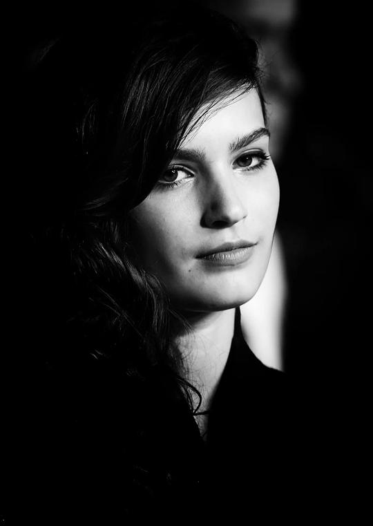 阿尔玛·佐杜洛夫斯基 Alma Jodorowsky