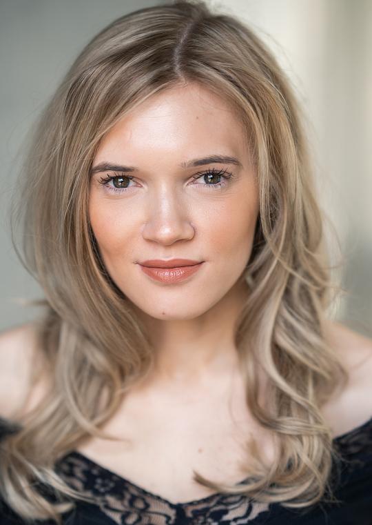 艾米丽·泰布特 Emily Tebbutt