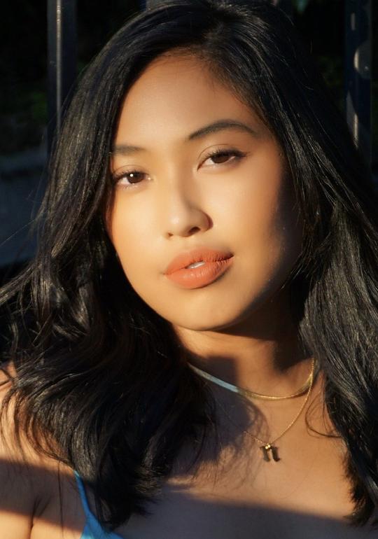 妮娜·戈辛菲奥 Nina Gosiengfiao