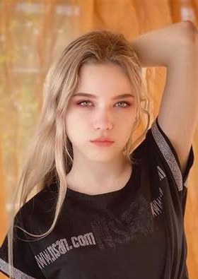 维克多里亚·皮亚塔基纳 Viktoriya Pyatakina