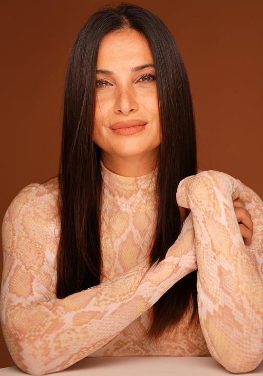 法拉·碧西斯 Farah Bsieso