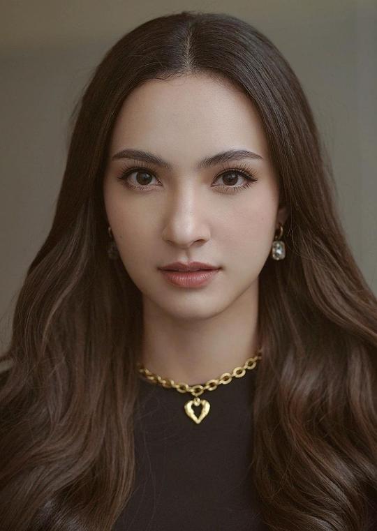 安娜·格拉克丝 Anna Glucks