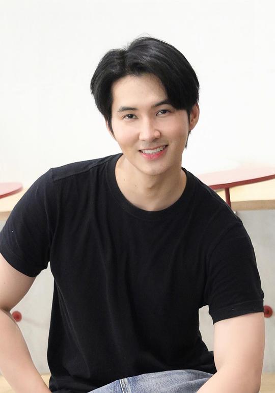 斯塔姆披·坡容佤辛·卢鄂昂努奎尔 Stamp Pornwasin Rueangnukul