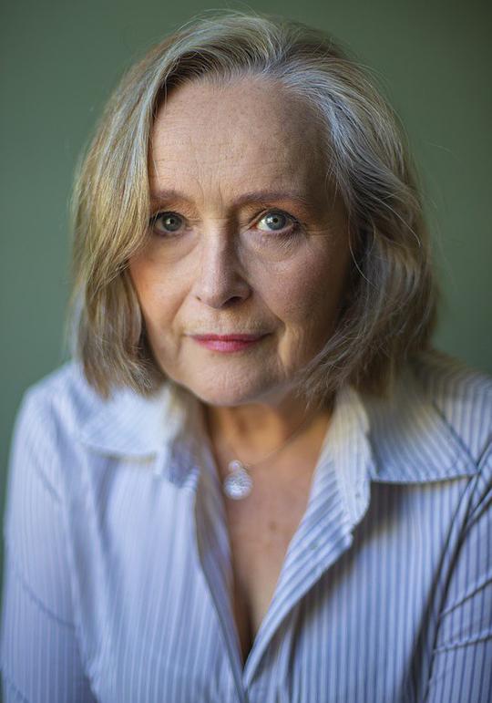 玛尔蒂娜·舍瓦利 Martine Chevallier