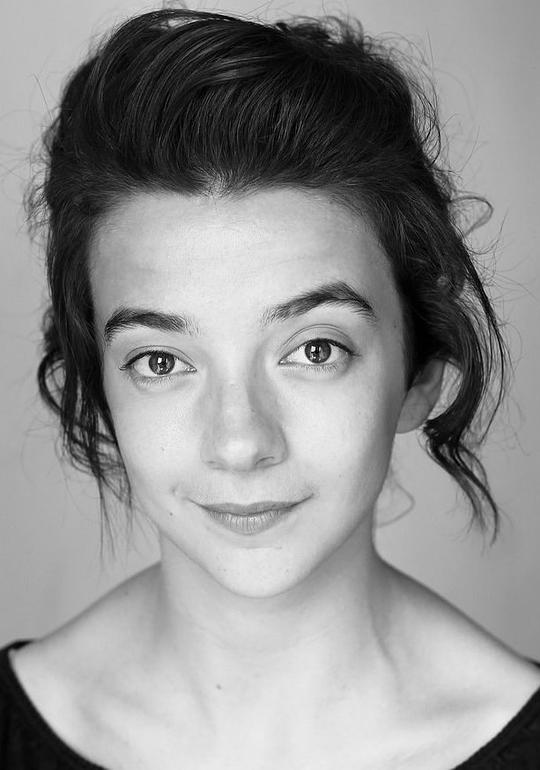 帕齐·费伦 Patsy Ferran