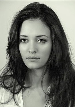 安妮·塞拉 Anne Serra