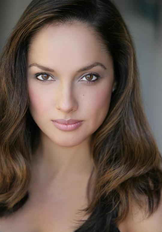 拉瑞莎·戈麦斯 Larissa Gomes