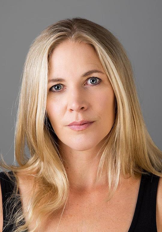 菲欧娜·布洛妮 Fiona Browne