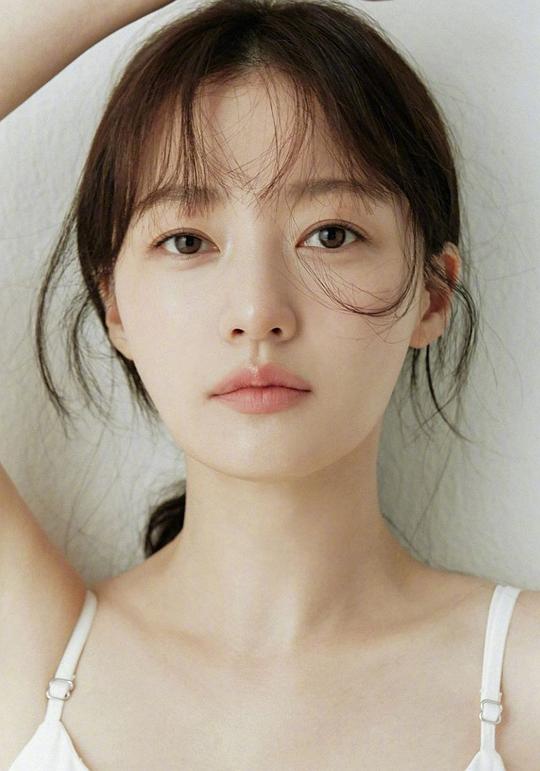 宋昰昀 Ha-yoon Song