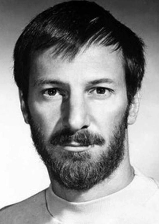 詹姆斯·戈德斯通 James Goldstone