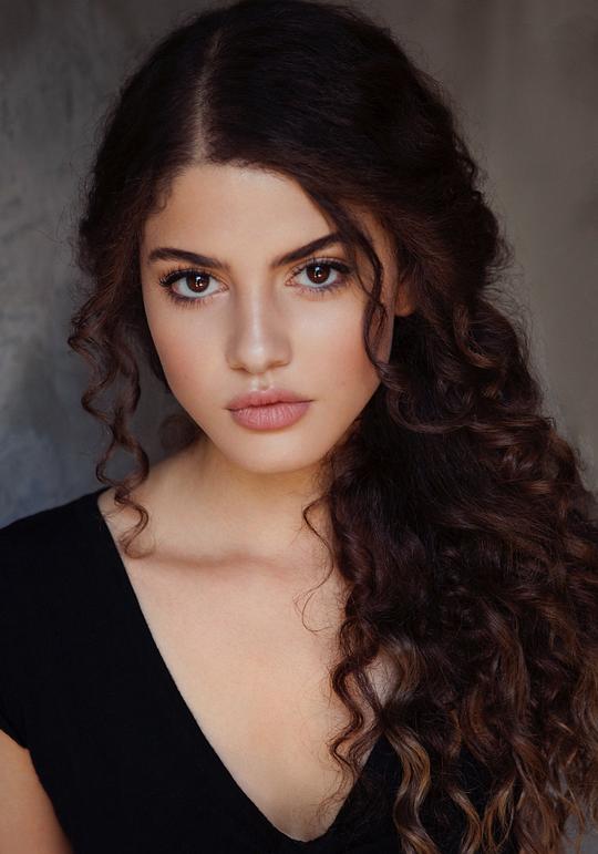 梅拉尼·巴罗斯 Mellany Barros