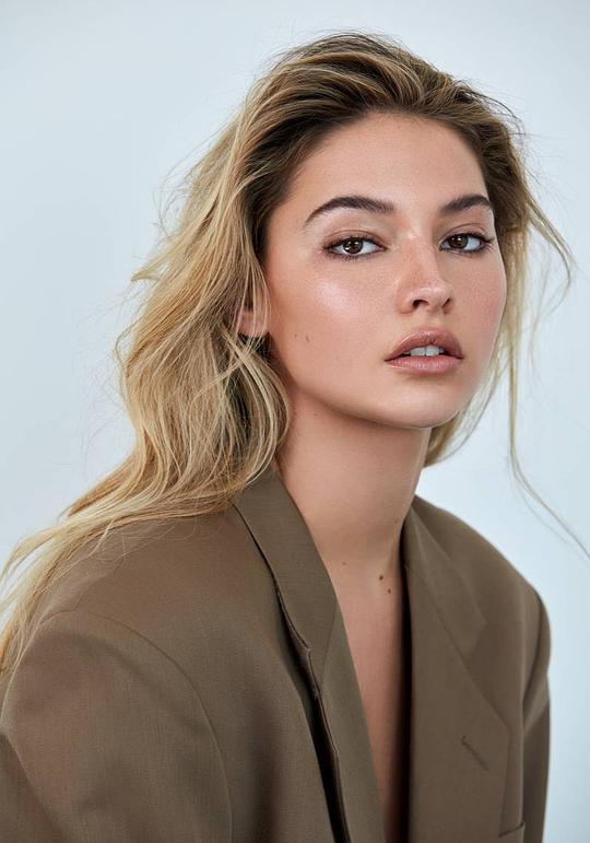 玛德琳·克莱因 Madelyn Cline