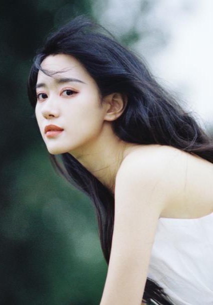 邝晓彤 Xiaotong Kuang