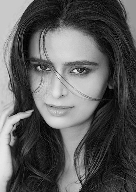 米娜琪·迪克西特  Meenakshi Dixit