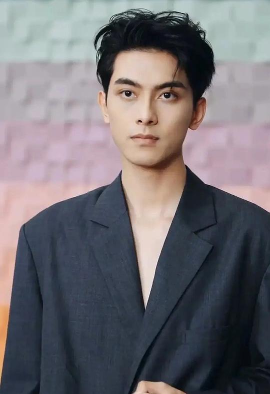 韦若辰 Ruochen Wei