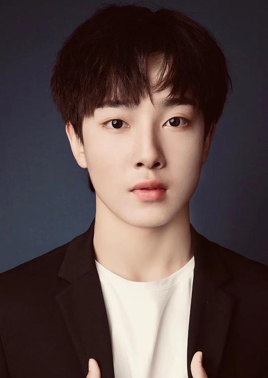 张治洲 Zhizhou Zhang