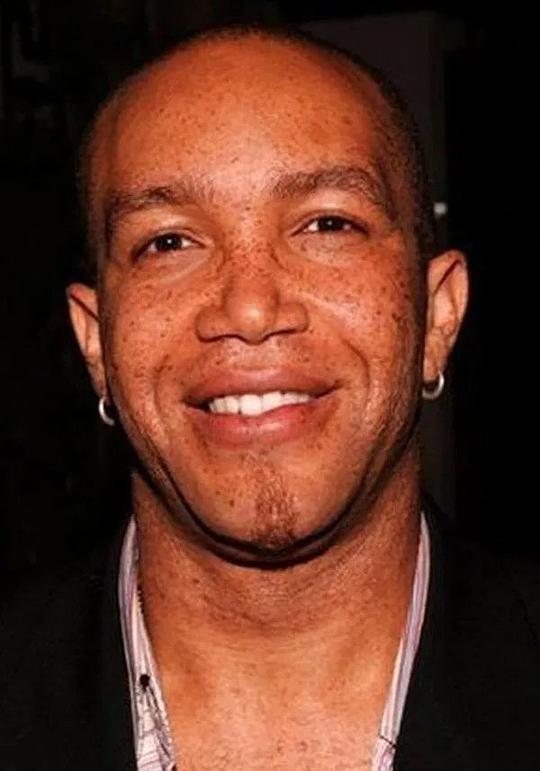 R·埃利斯·弗雷泽 R. Ellis Frazier