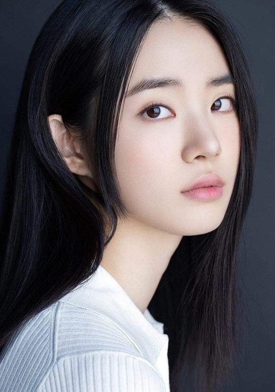 申诗雅 Shin Si-ah