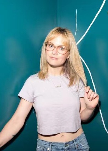 萝斯芭德·贝克 Rosebud Baker