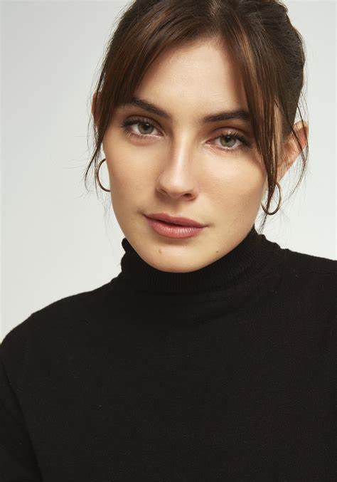 阿德里安娜·乌巴尼 Adriana Ubani