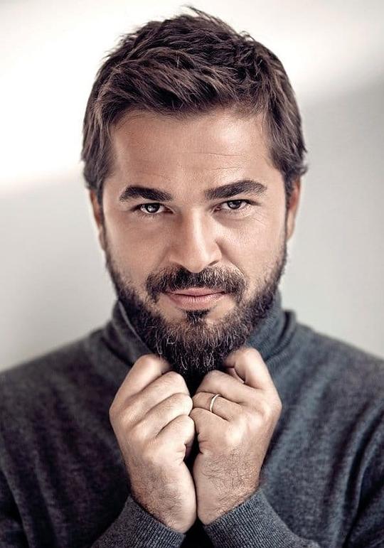 恩金.阿尔坦 Engin Altan Düzyatan