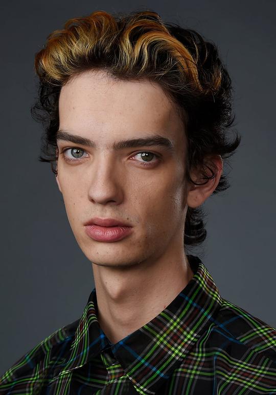 柯蒂·斯密特-麦菲 Kodi Smit-McPhee