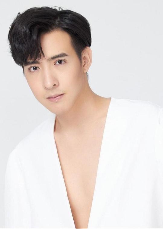 唐欧·纳塔瓦特·崔森姆邦 Tang-oh Nattawat Trisomboon