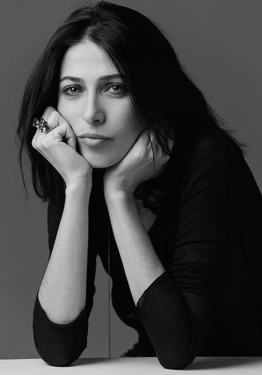 奥莉维娅·马尼亚尼 Olivia Magnani