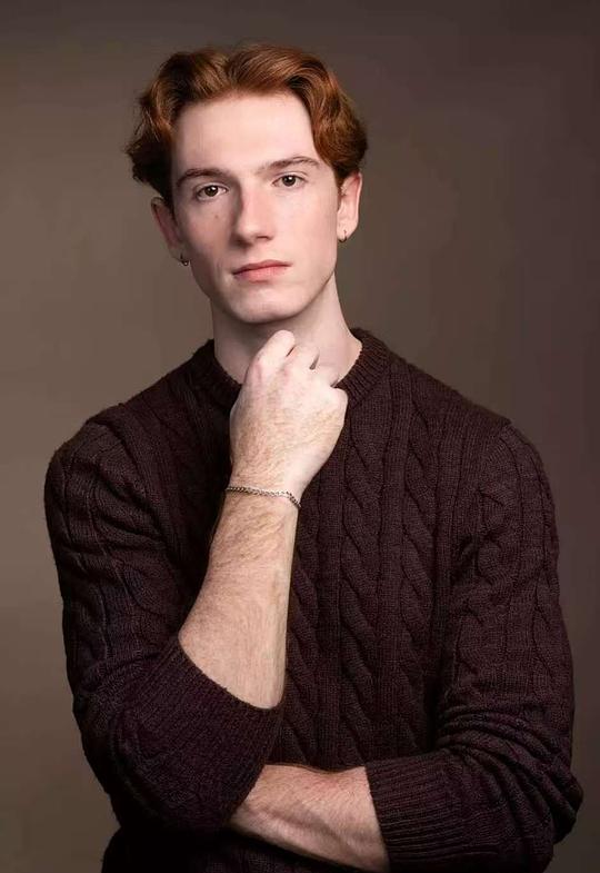 伊桑·桑德斯 Ethan Saunders