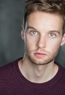 西恩·杨 Sion Young