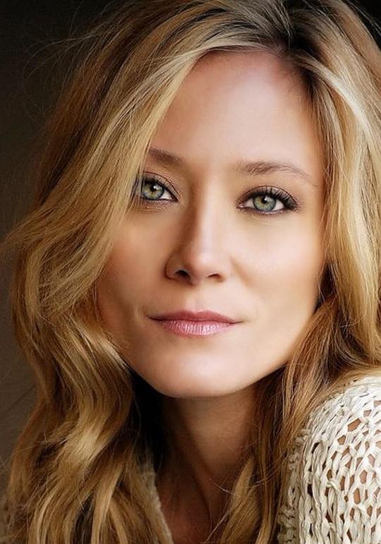 尤莉·托莉瓦尔 Julie Tolivar