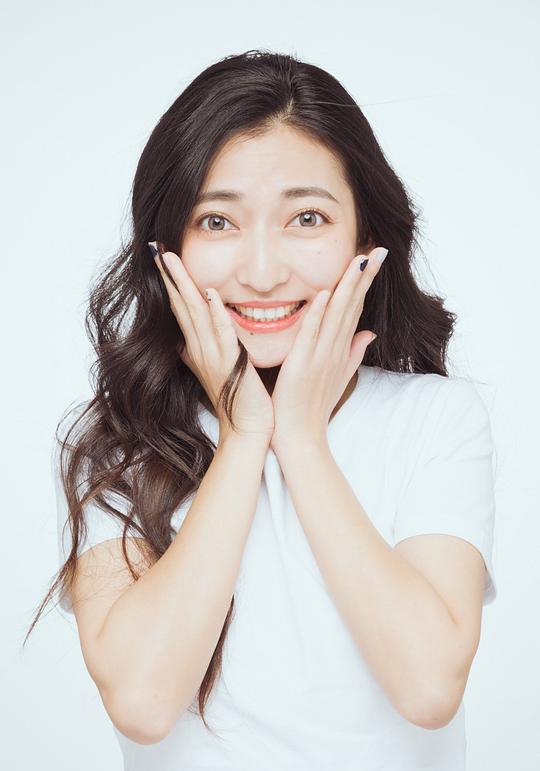 王晓彤 Xiaotong Wang