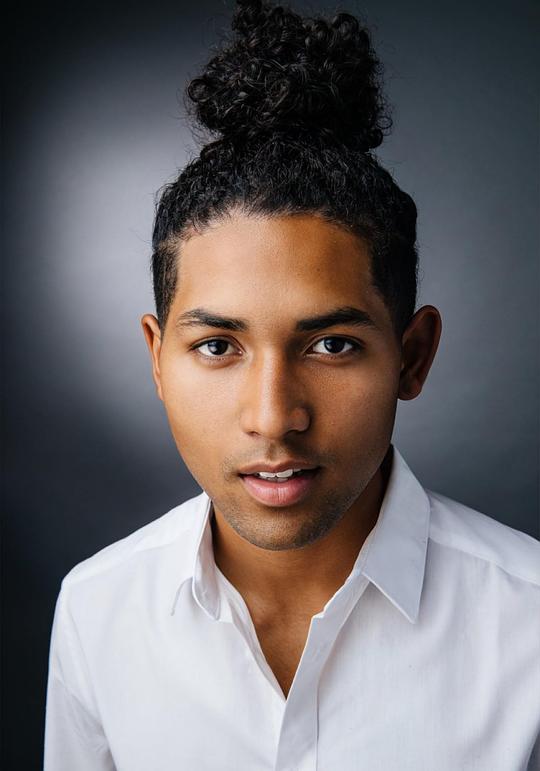 雅金·盖罗利 Jahking Guillory