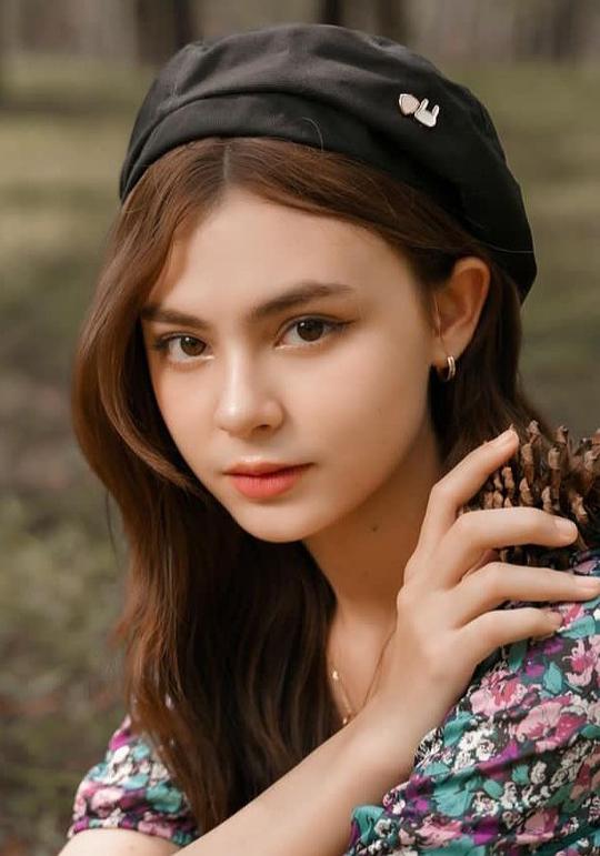 玛丽莎·劳埃德 Marissa Lloyd