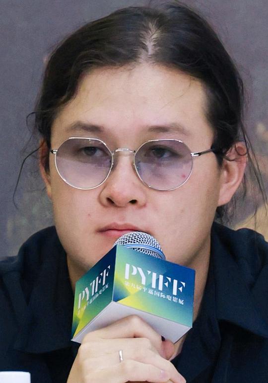 苗壮壮 Zhuangzhuang Miao