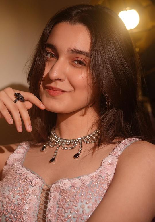奈莎·康纳 Naisha Khanna