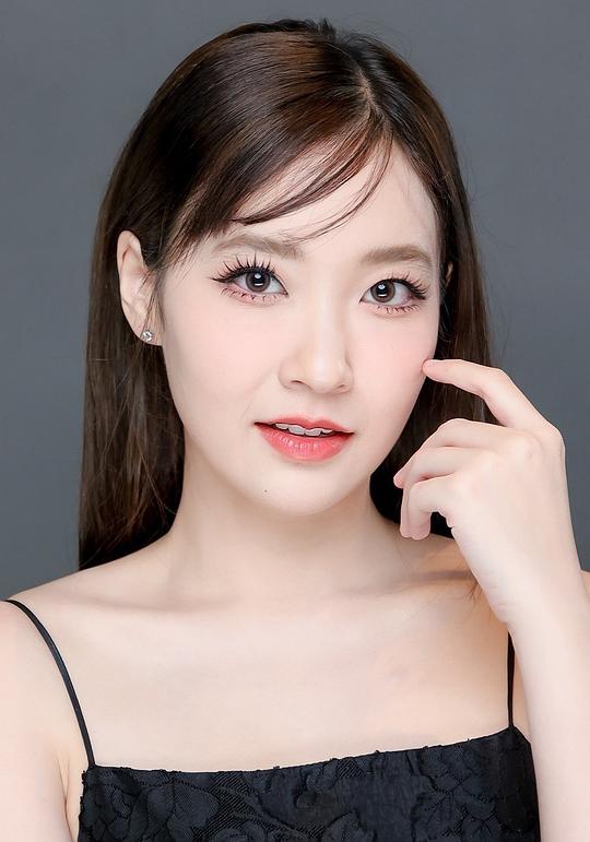 娜帕诵·薇拉尤蒂莱 Napasorn Weerayuttvilai
