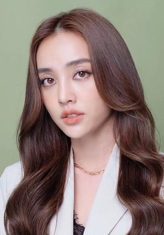 芘扎塔娜·翁沙纳塔纳辛 Pichukkana Wongsarattanasin