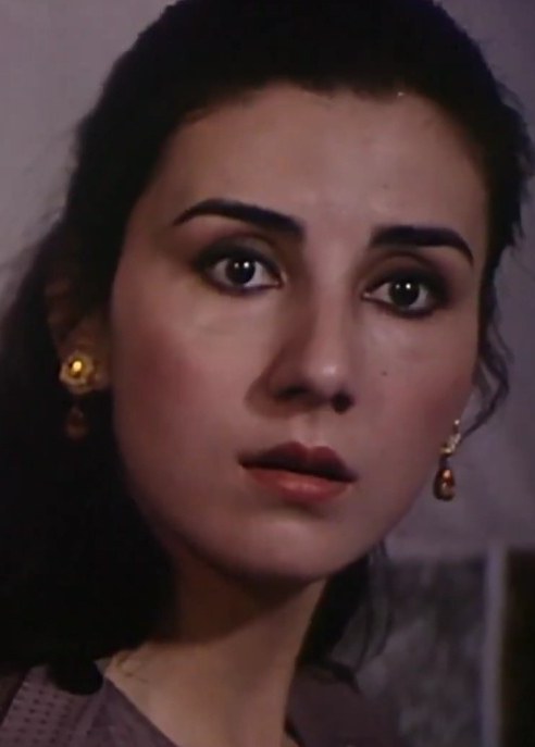 古丽·加汗 Khan Connie