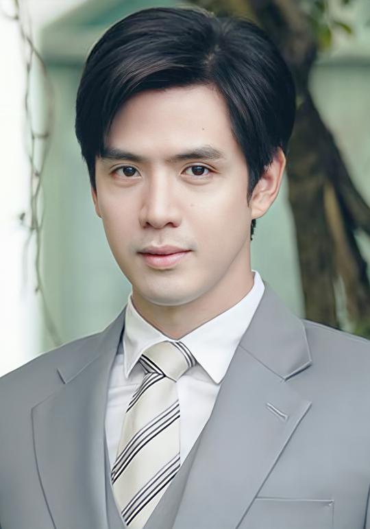 塔那帕特·卡维拉 Thanapat Kawila