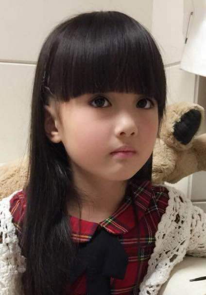 李珞妃 Luofei Li