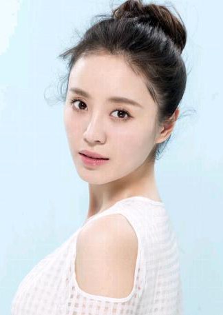 董灵溪 Lingxi Dong