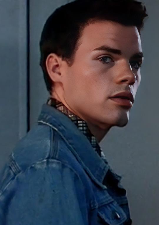 迈克尔·卡尼奥 Michael Cunio